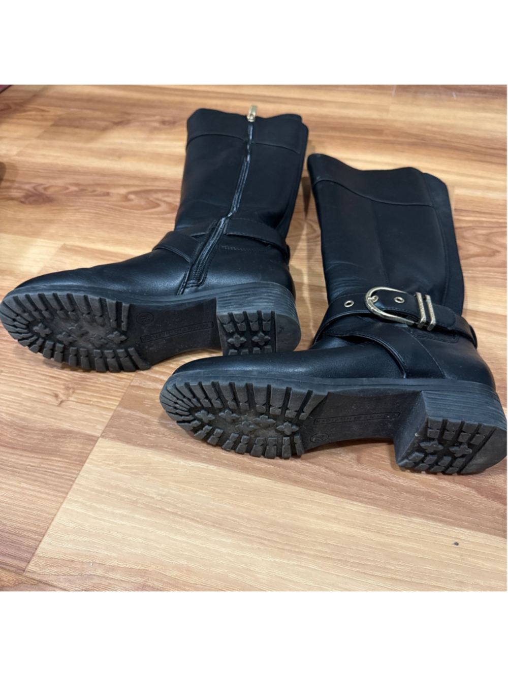 Women's Tommy Hilfiger Black Knee High Boots with Gold Buckle size 6 - Picture 2 of 7